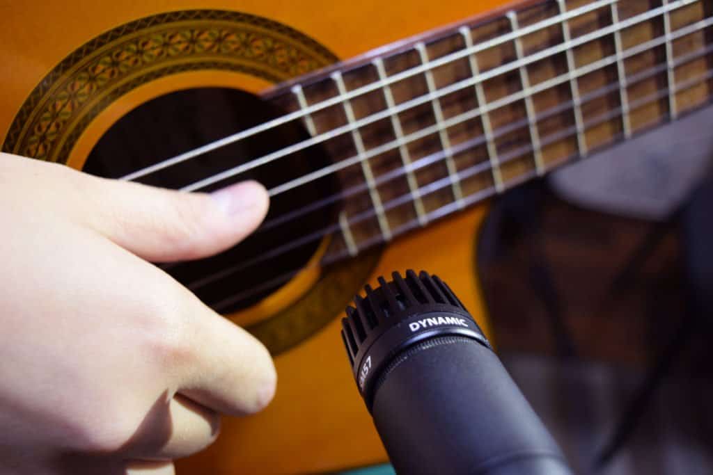 The Top 10 Microphones for Acoustic Guitars Guitar Space