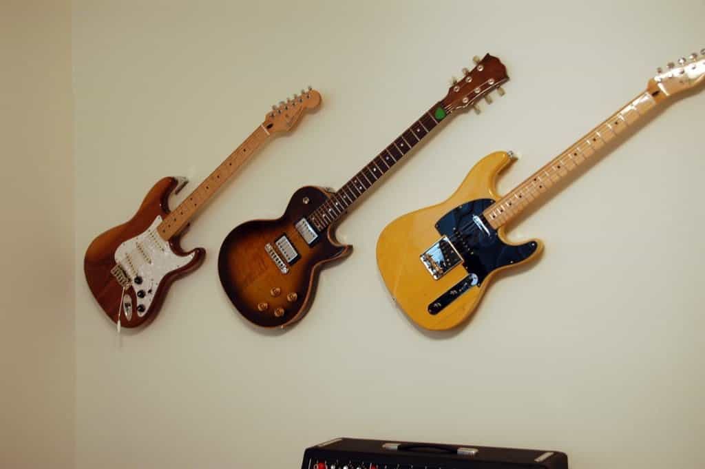 horizontal guitar wall hanger