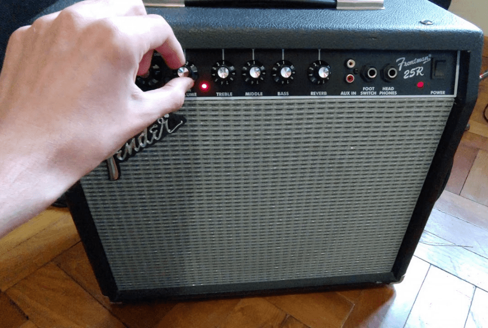 Fender Frontman 25R Review and Guide - Guitar Space