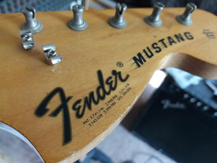 Fender Duo Sonic vs Mustang [2020] How To Choose The Best?