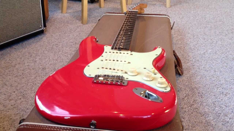 Stevie Ray Vaughan Red guitar