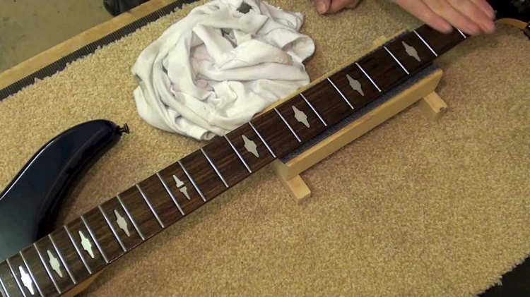bass guitar fretboard cleaning