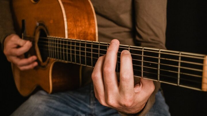 Thin Neck Acoustic Guitars Guide - Guitar Space
