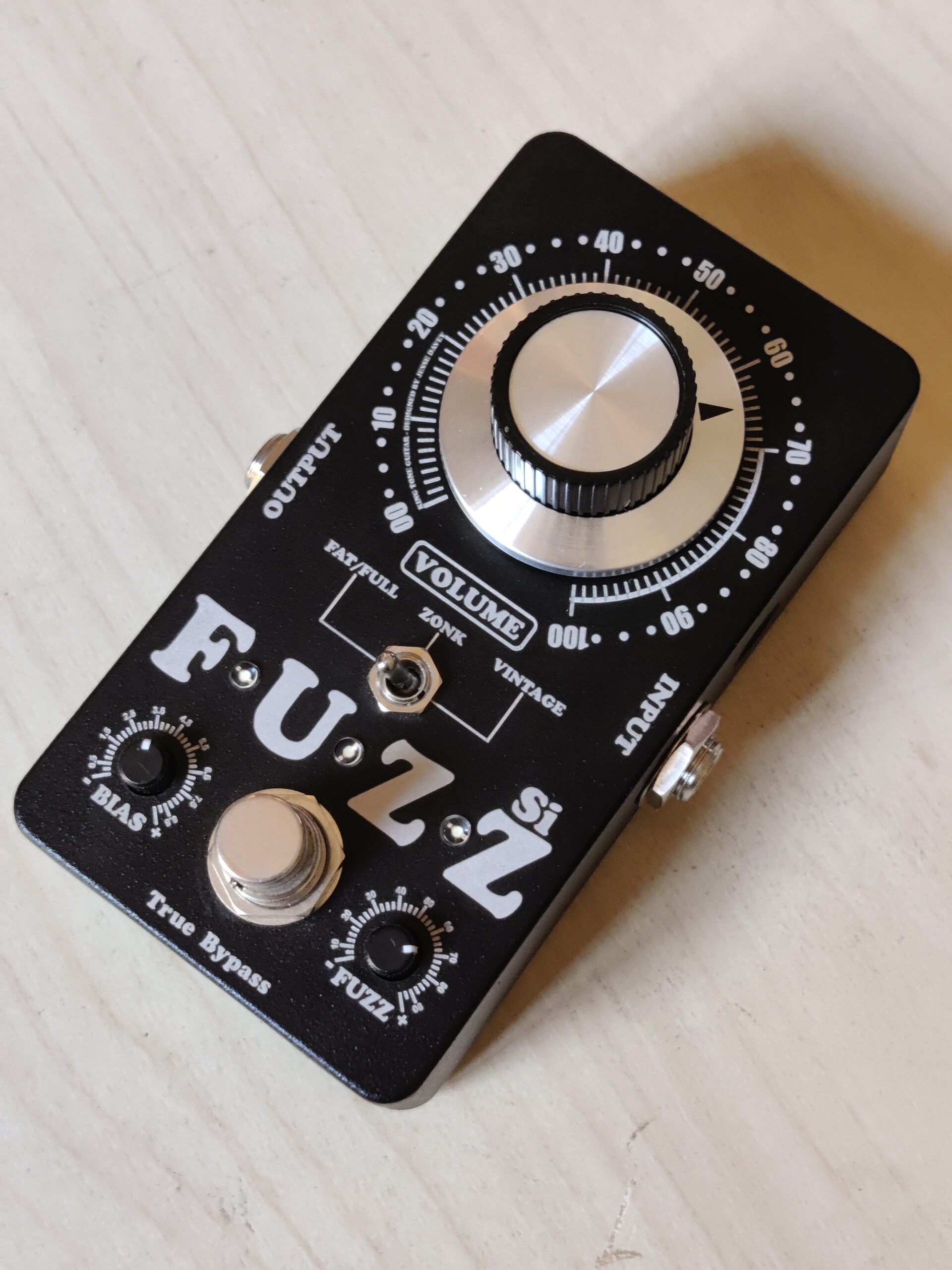 King Tone Silicon Fuzz Pedal Review - Guitar Space